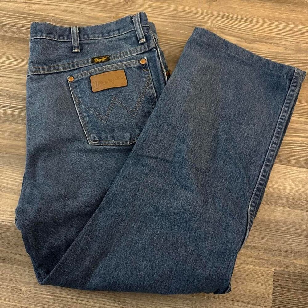 Wrangler Men's Blue and Navy Jeans